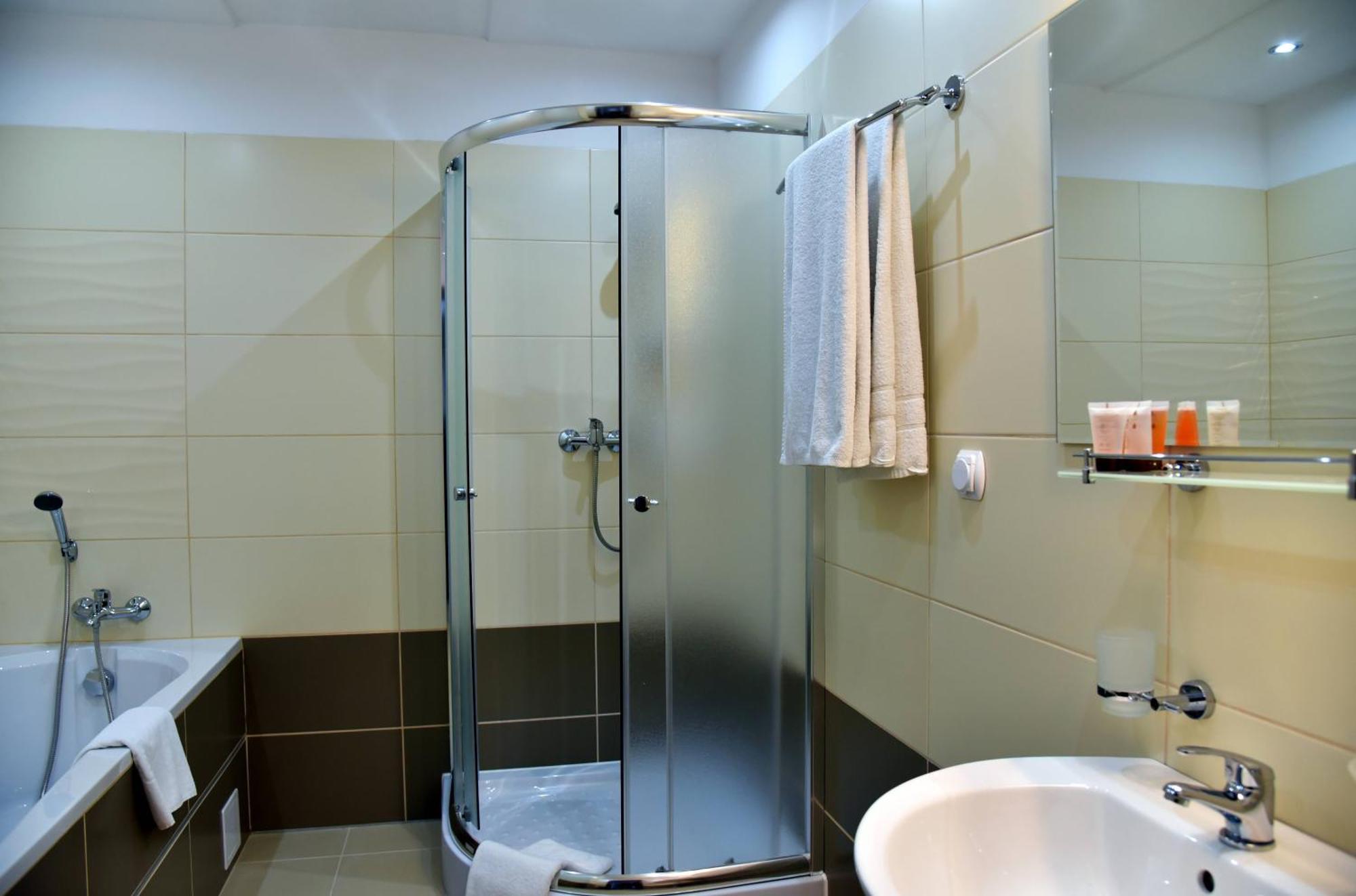 Kompleks Hotelowy Logos Аугустов Екстериор снимка